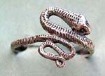 Wholesale serpent fashion rings company. Sterling silver fashion ring in curvy snake design 