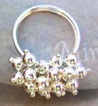 Discount wholesale outlet supplies jewelry fashions. Oval shaped sterling silver band holding grape cluster ring